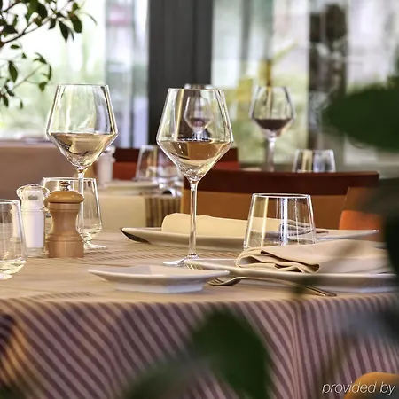 尼奥尔马莱波特温美居酒店 酒店